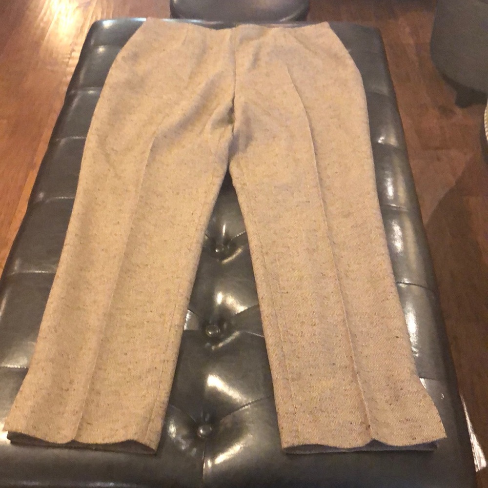 Kasper 14, classic tweed fabric, fully lined, 💯 polyester,good look!